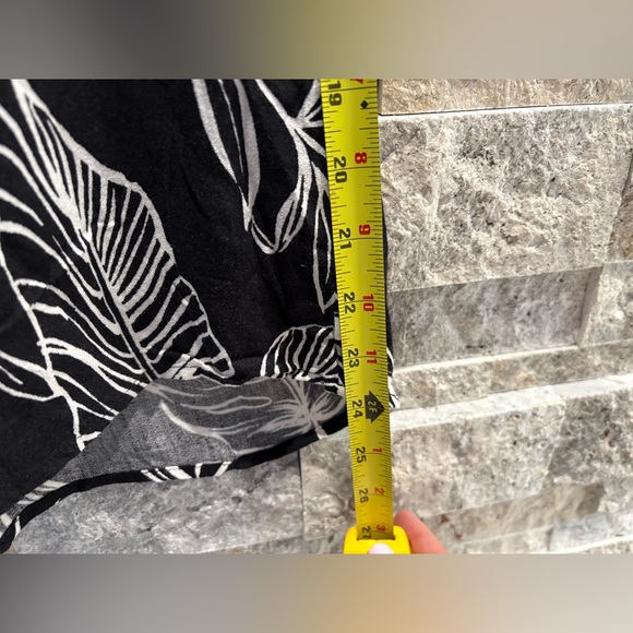 Black and White Short Sleeve Jumpsuit Black and White Plus Size - Picture 6 of 6